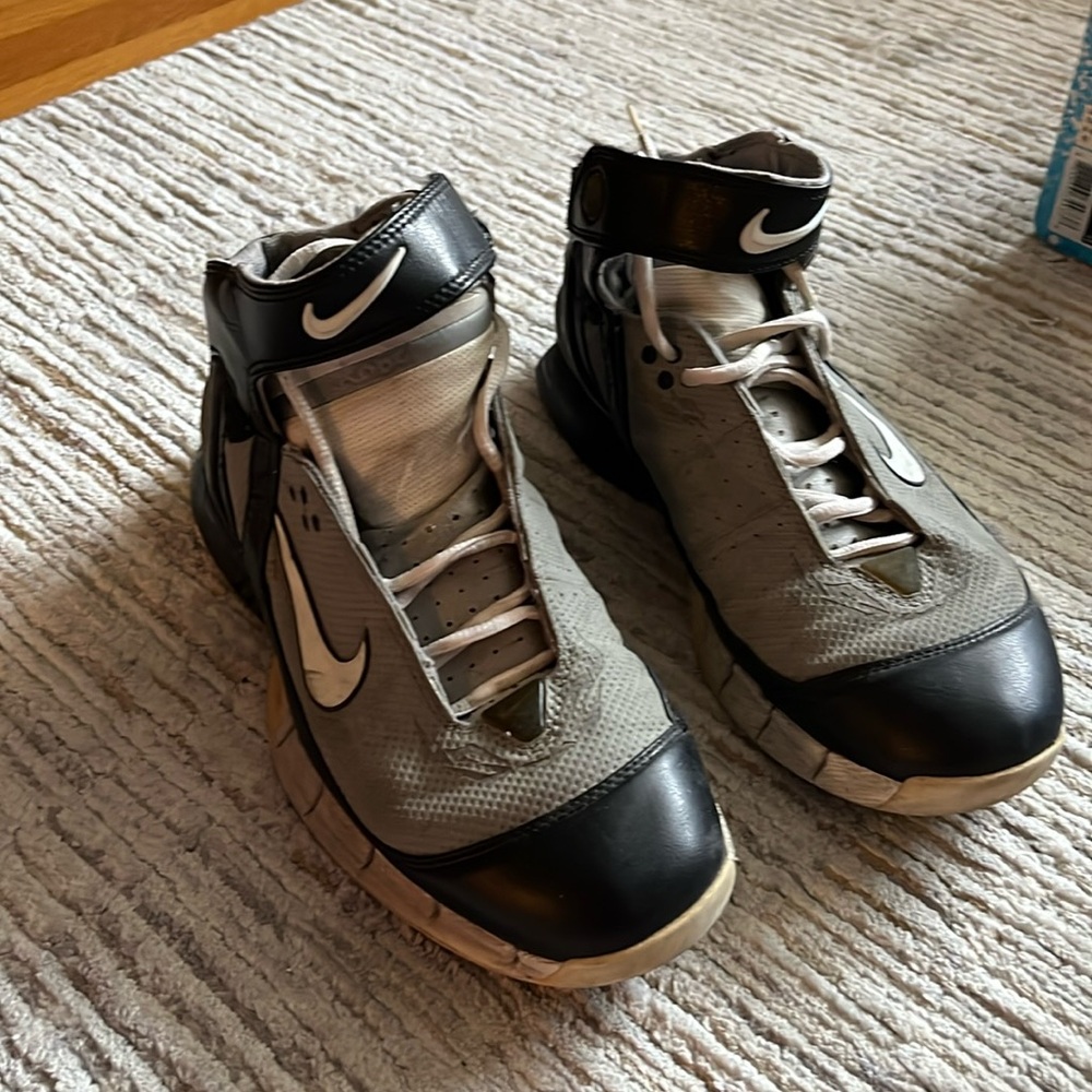 Nike Men Basketball Sneakers